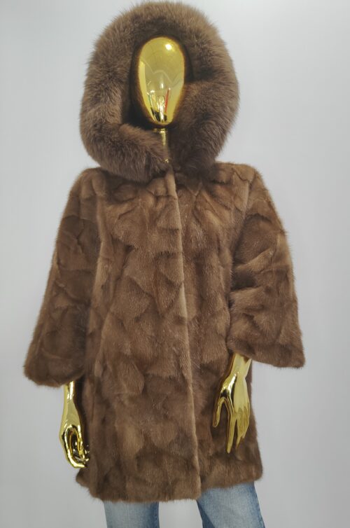 Haina de blana naturala de vizon cu guler din blana de vulpe